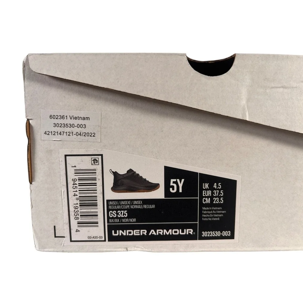 Under Armour Stephen Curry 3Z5 Kids Size 5 Black Sneakers‎ New W Box